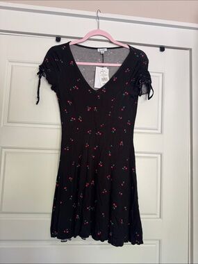 Love Fire Brand Black Cherry Print V-Neck Short Sleeve Dress